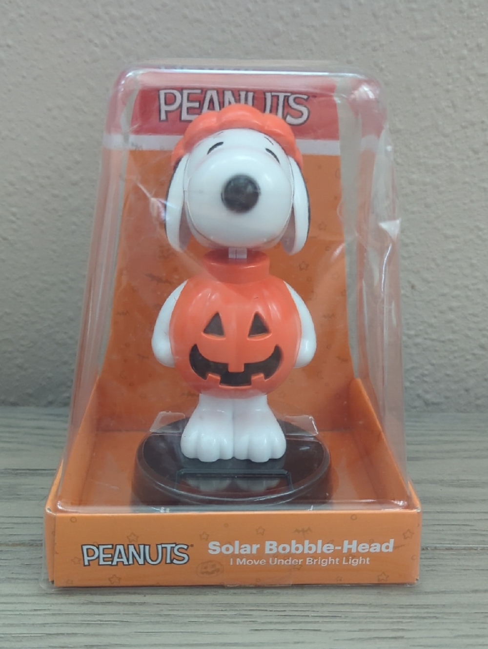 Peanuts Snoopy Halloween Pumpkin Solar Bobble Head Figure - NOS Collectible